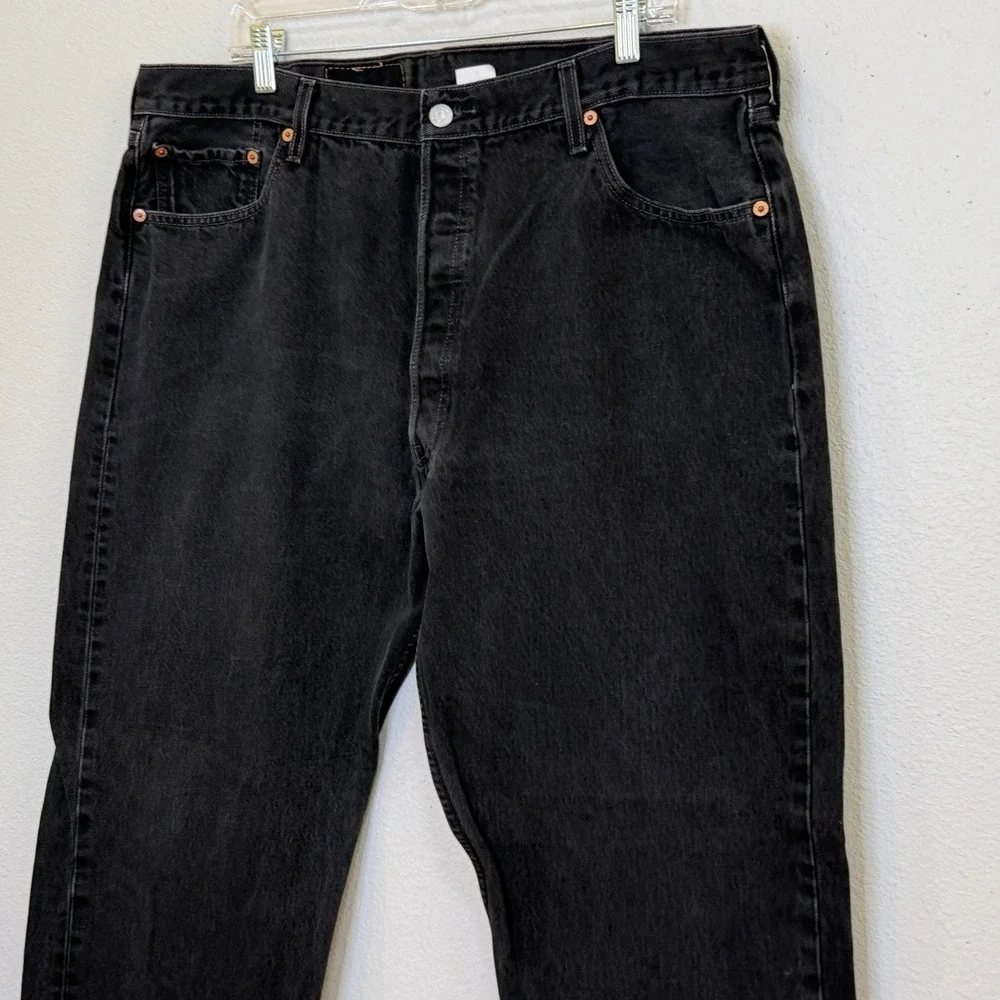 Levi's 501 Jeans Mens Size 42x34 Black Washed Button Fly Straight Leg Red Tab